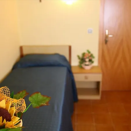 Ξενοδοχείο Moderna 3*