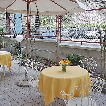 Moderna Hotel 3*