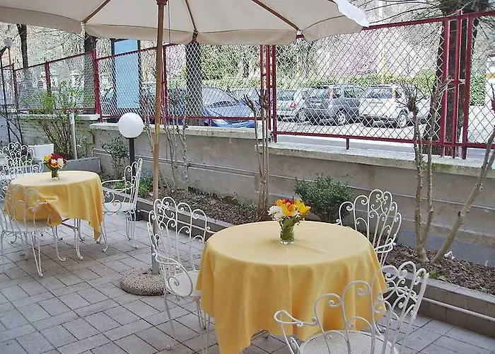 Moderna Szálloda 3*